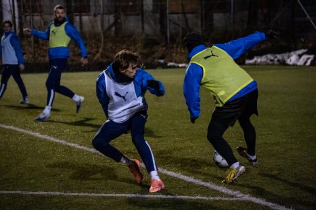 Příprava na sezónu.
Když nestřílíš, bráníš. ⚽️⚪️🔵
#mfkhavirov #indianihavirov #zimnipriprava